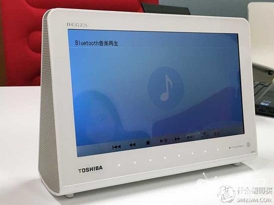 40毫米扬声器+IPX5防水：TOSHIBA 东芝 发布 10.1英寸便携式电视