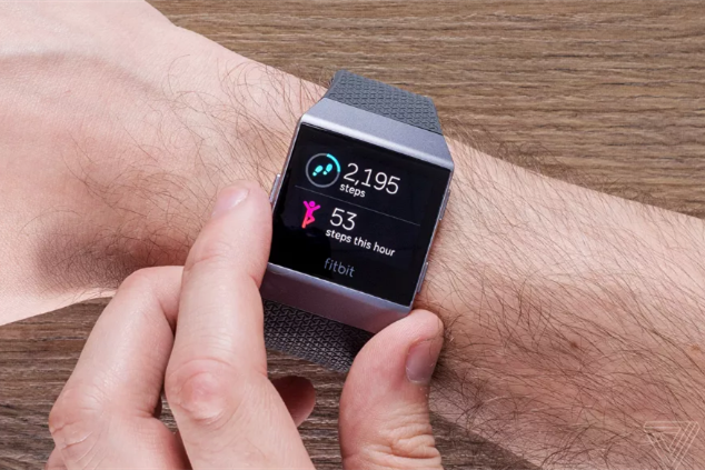 Fitbit将于10月1日以299.95美元推出Ionic智能手表