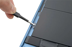 苹果iPad Air 5拆解显示：内部便于更换电池
